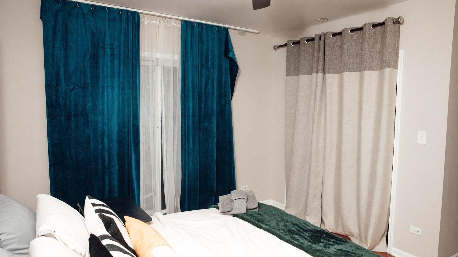 Modern & Spacious By Northwestern Hospital Bronzeville Apartment Chicago