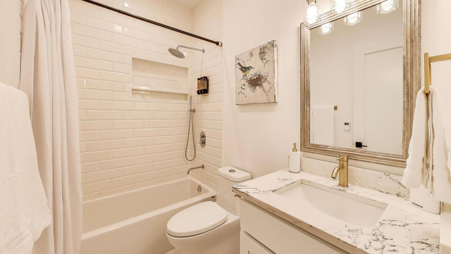 Luxurious Lincoln Park With Gourmet Kitchen Apartment *