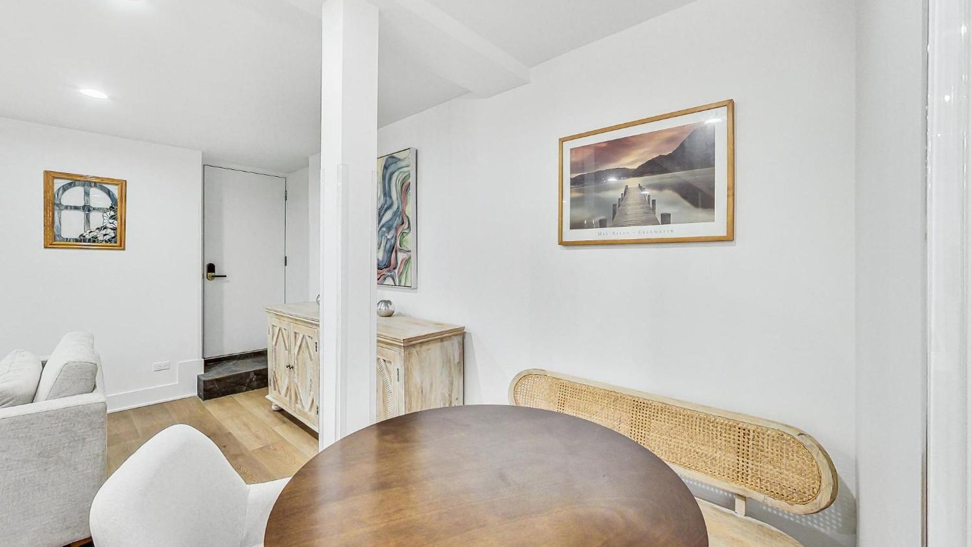 Luxurious Lincoln Park With Gourmet Kitchen Apartment