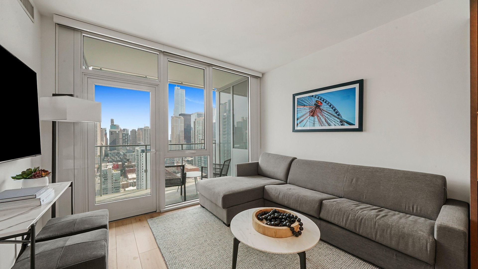 Hotel Level - River North