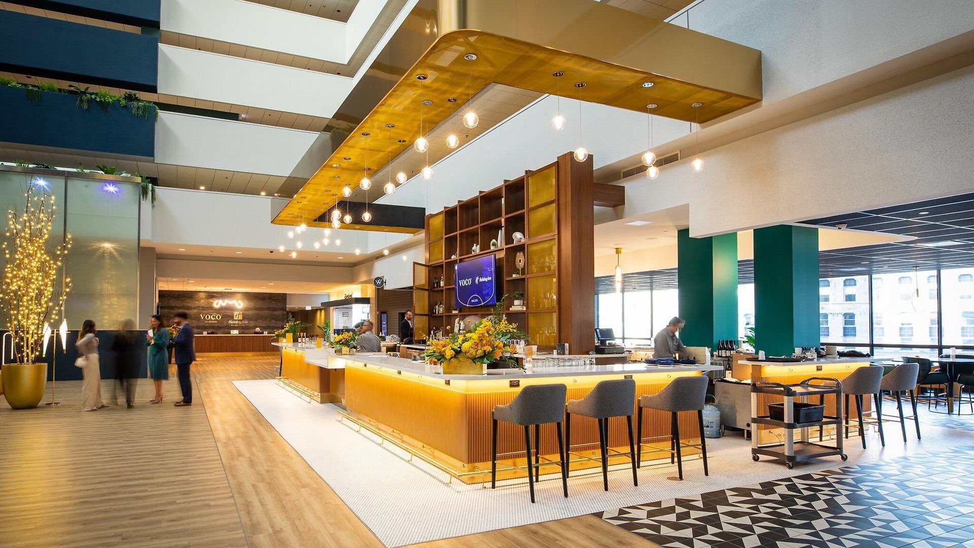 Voco Downtown - Riverwalk By Ihg Hotel