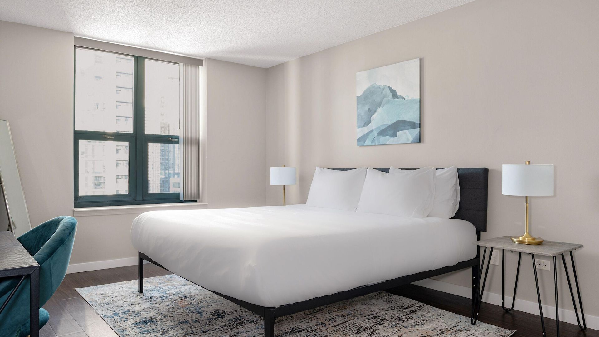 Kasa Magnificent Mile Aparthotel 4*