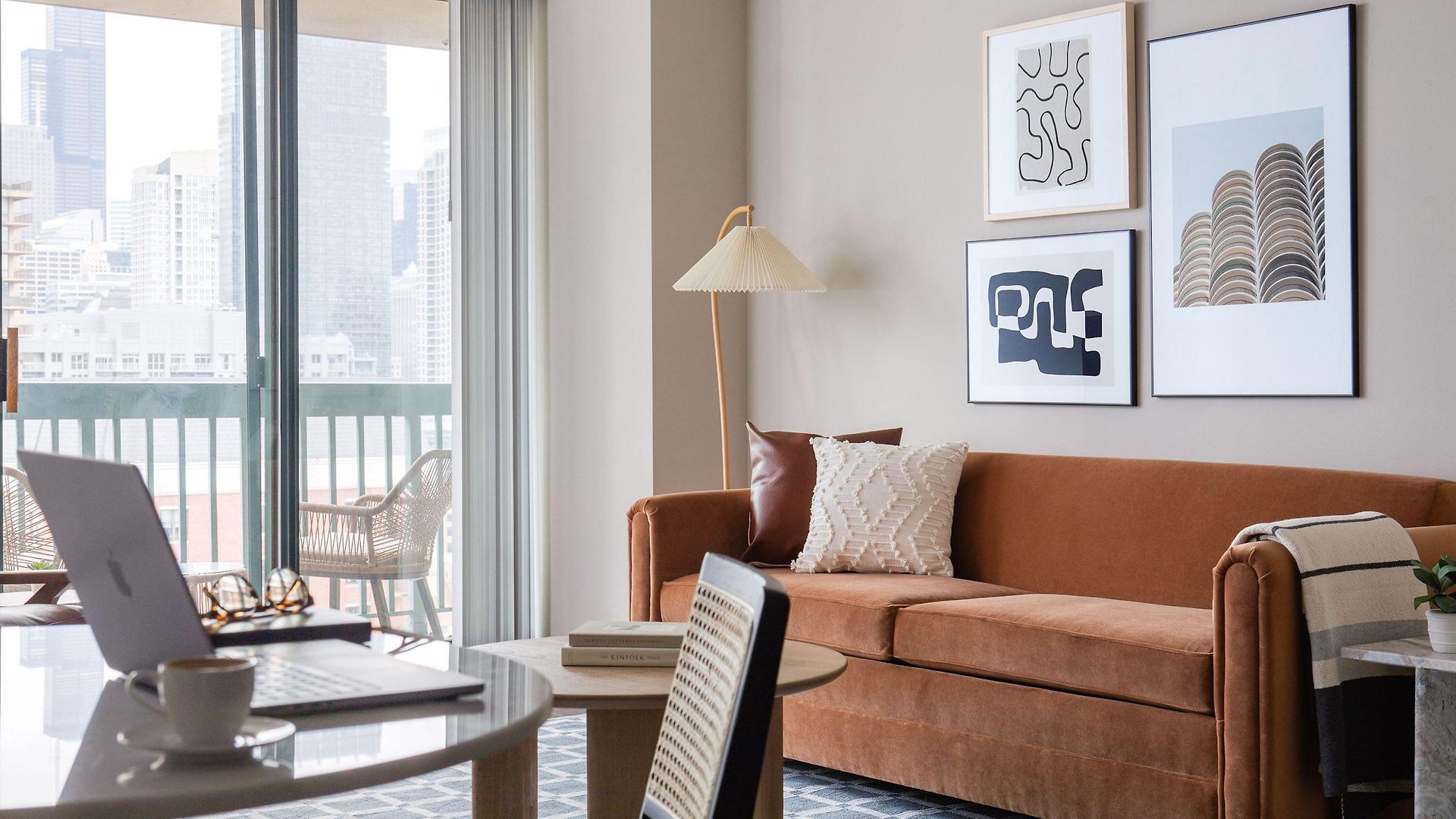Aparthotel Kasa Magnificent Mile 4*