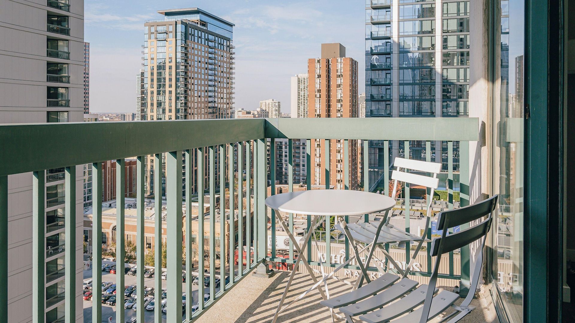 Kasa Magnificent Mile Aparthotel 4*