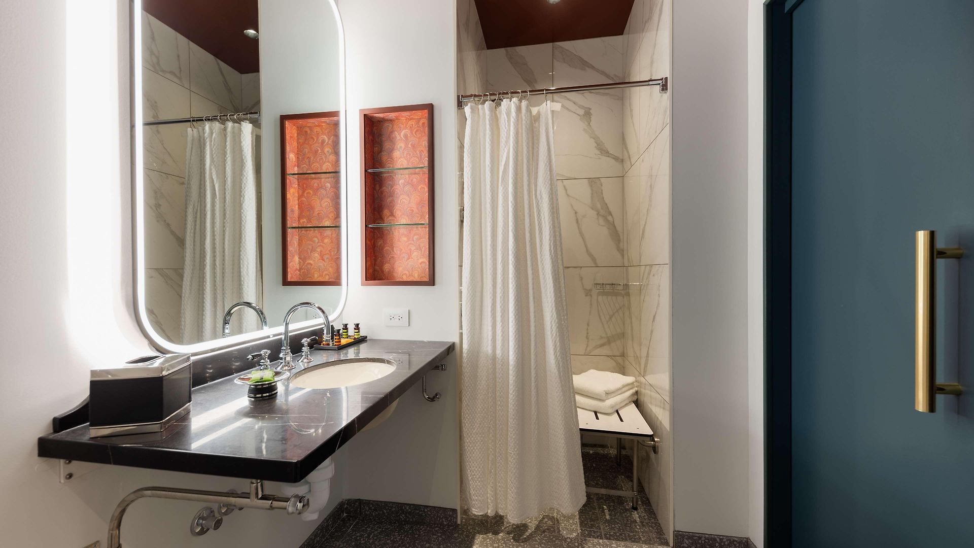 Canopy By Hilton Loop Hotel 4*