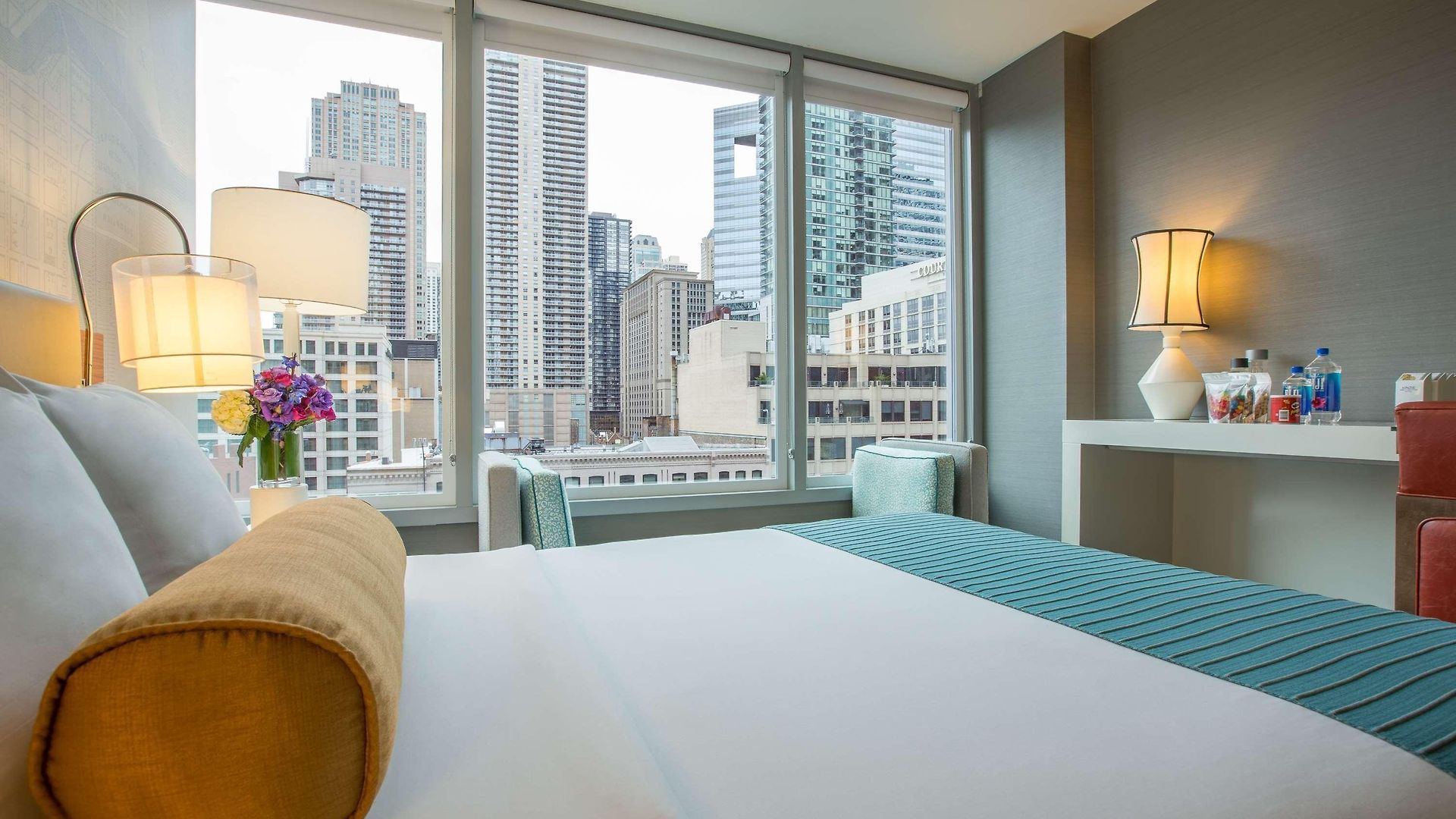 Kinzie Hotel 4*