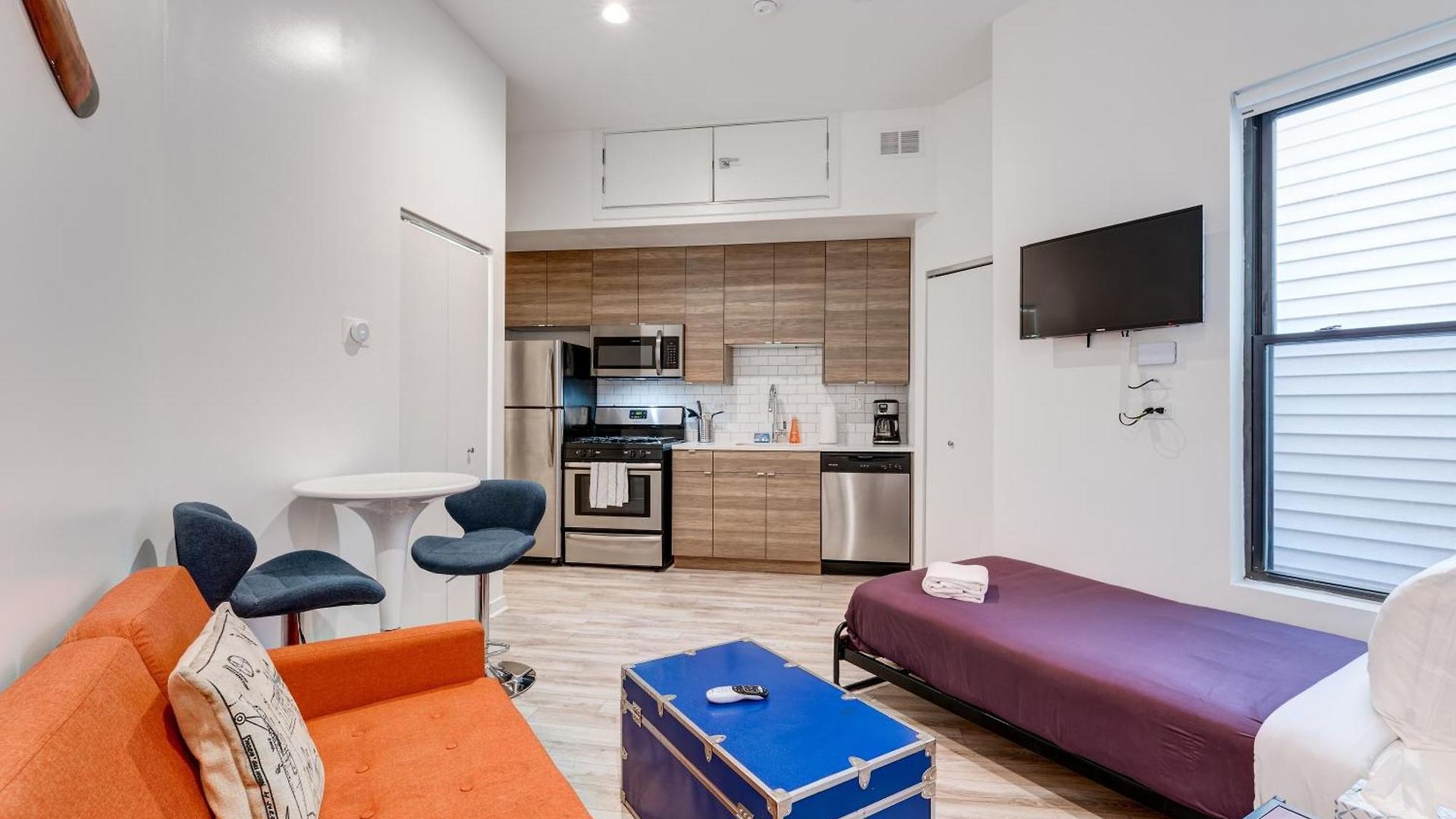 Second Floor By 747 Lofts