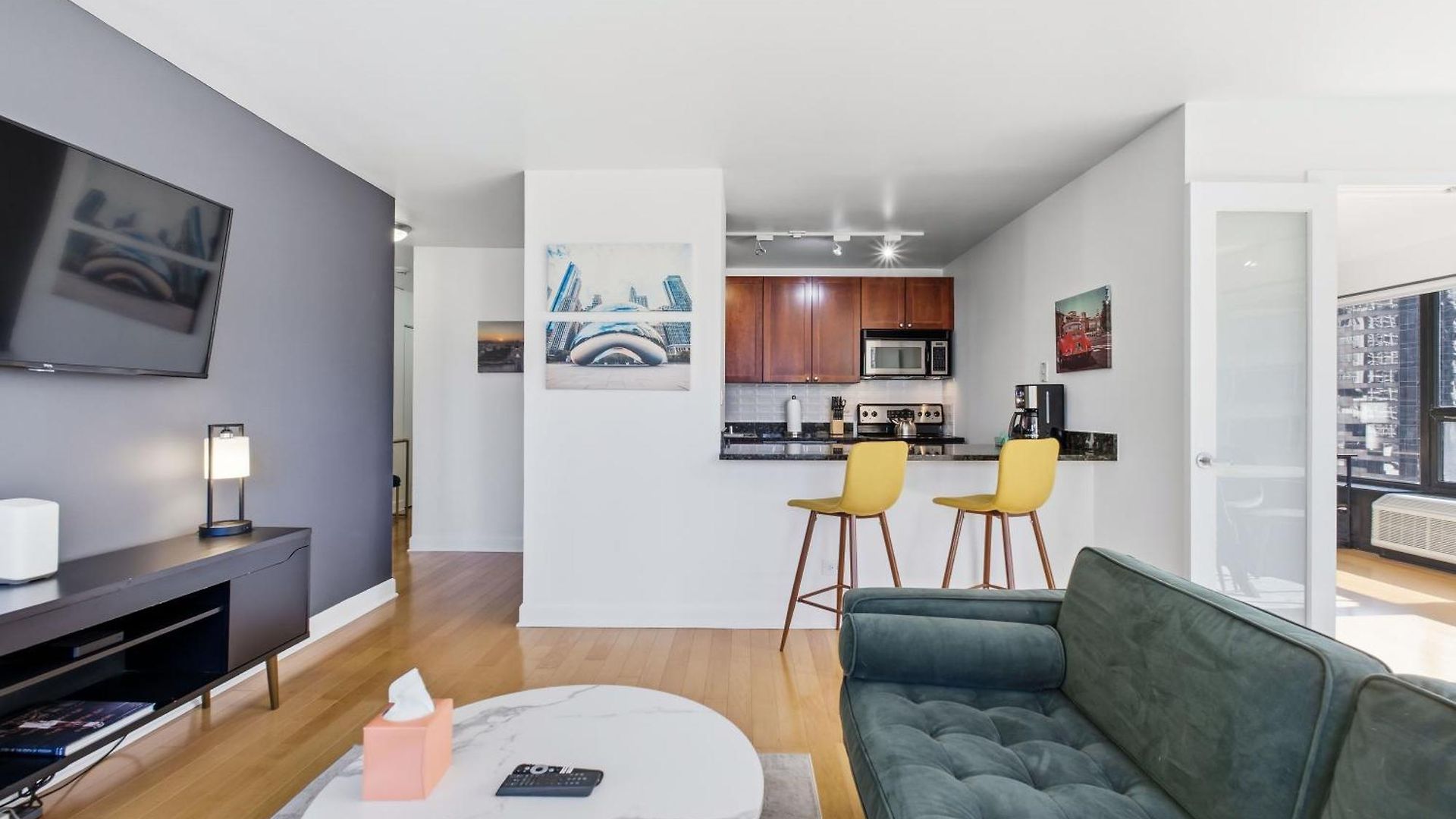 2bd River North Million Dollar Views! Parking Incl Apartment