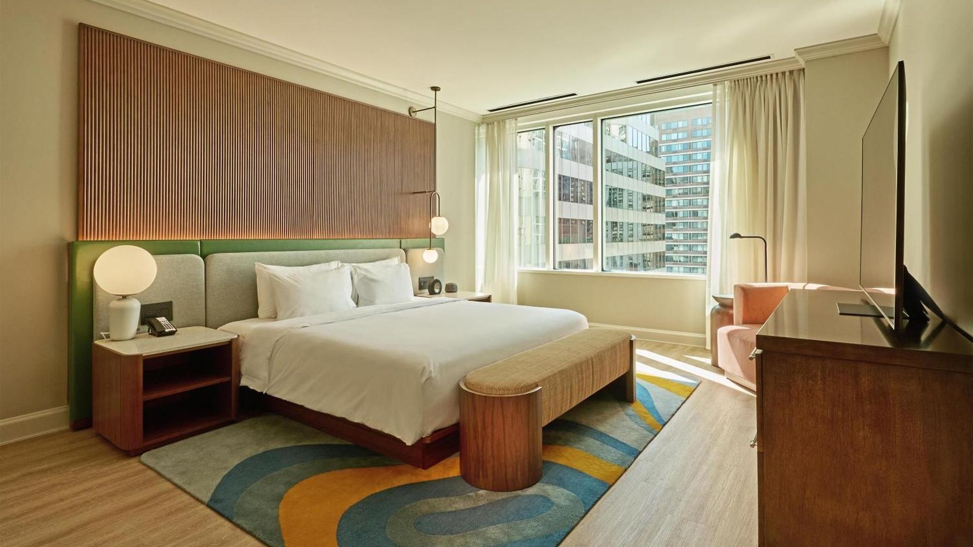 Hyatt Centric Magnificent Mile Hotel 4*