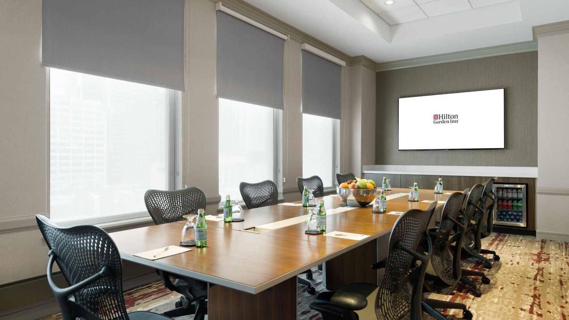 Hilton Garden Downtown/magnificent Mile 3*