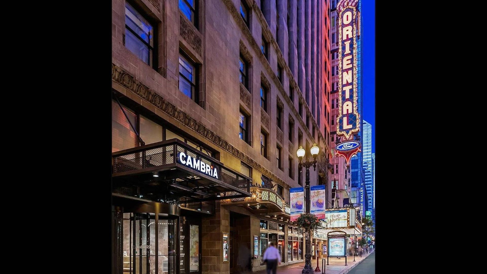 Cambria Loop - Theatre District Hotel