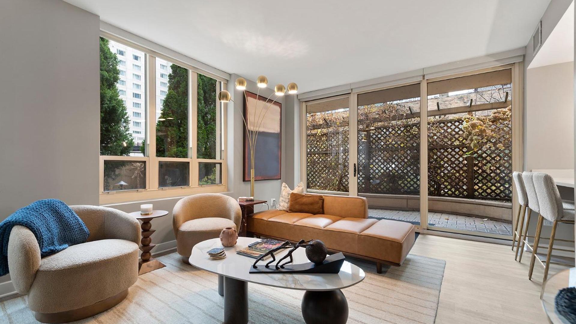 The Bernardin Gold Coast Luxury Near Magnificent Mile Apartment
