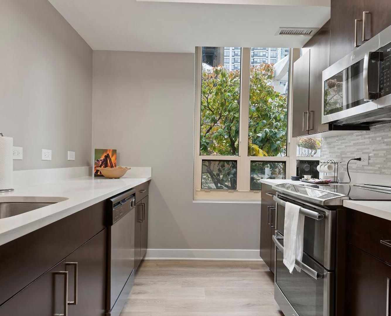 The Bernardin Gold Coast Luxury Near Magnificent Mile