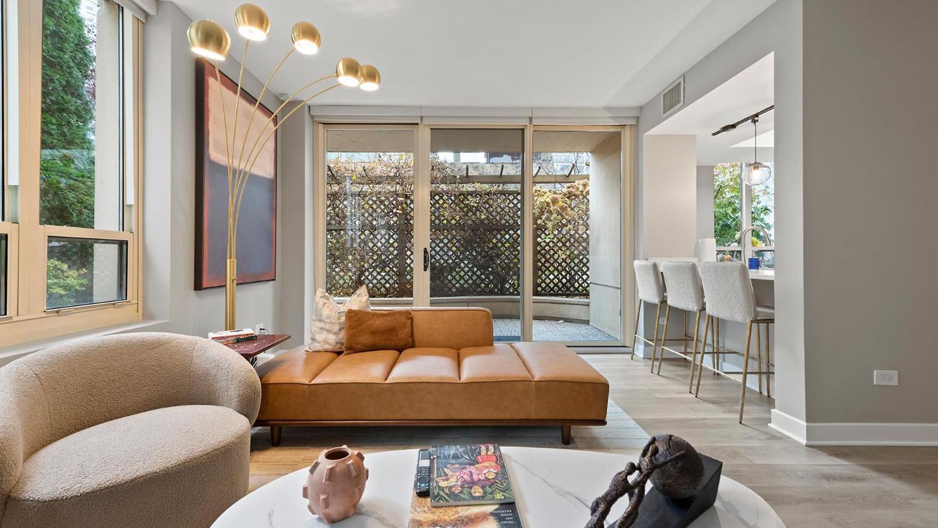 The Bernardin Gold Coast Luxury Near Magnificent Mile Apartment *