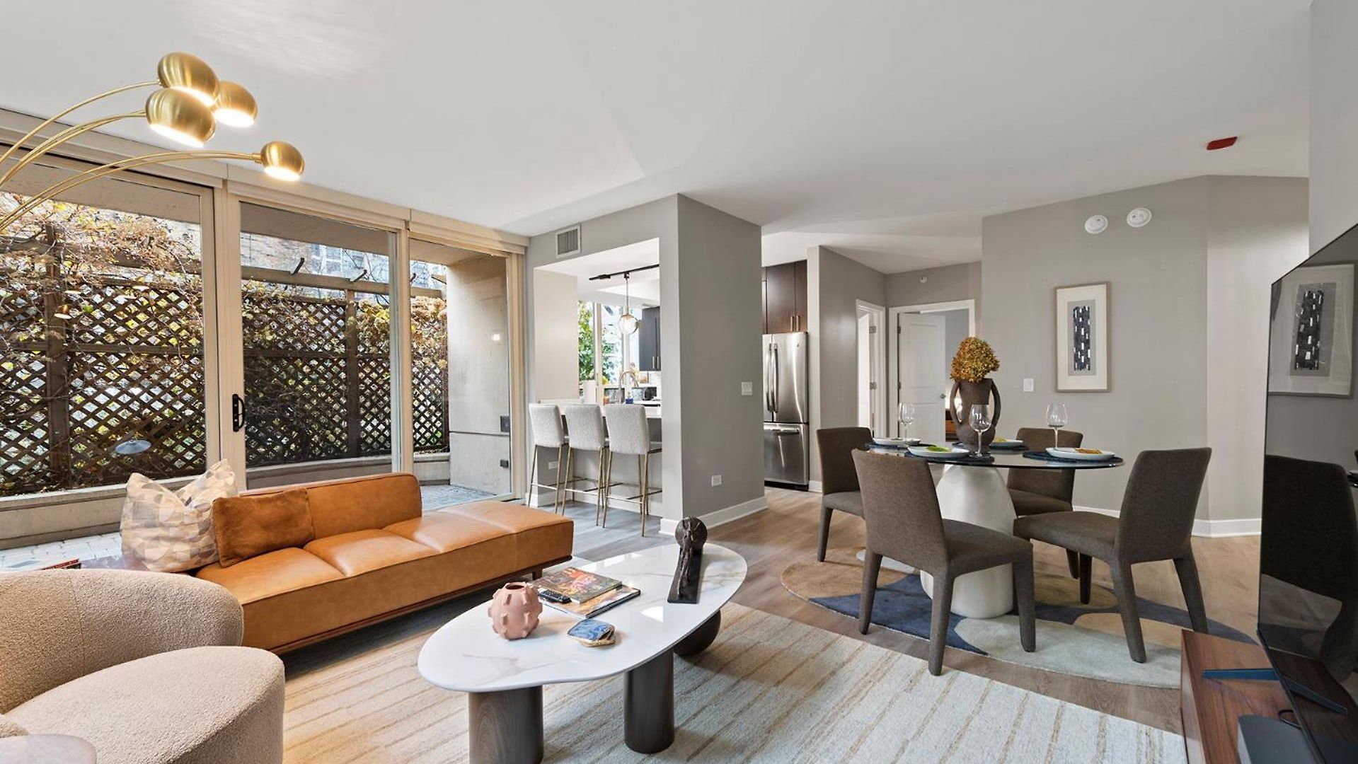 The Bernardin Gold Coast Luxury Near Magnificent Mile Apartment *