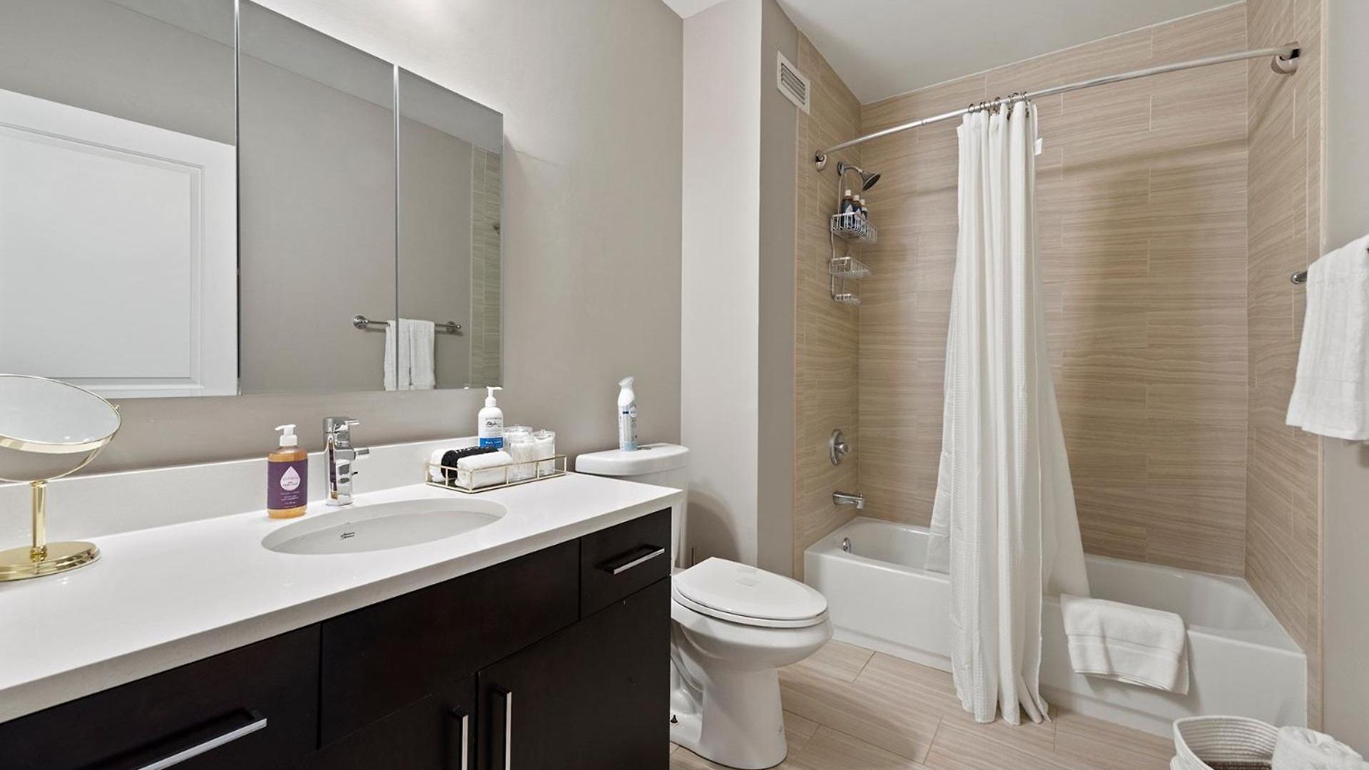 Apartment The Bernardin Gold Coast Luxury Near Magnificent Mile *