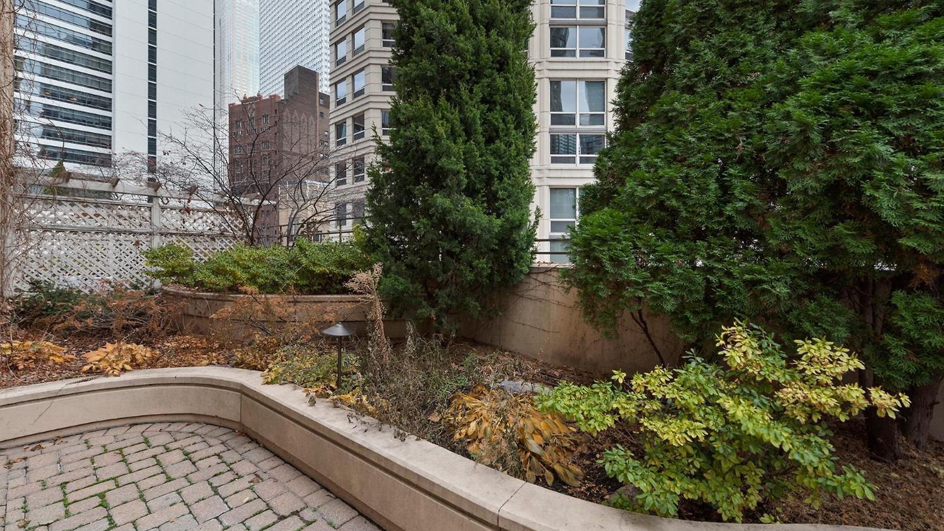 The Bernardin Gold Coast Luxury Near Magnificent Mile Apartment *