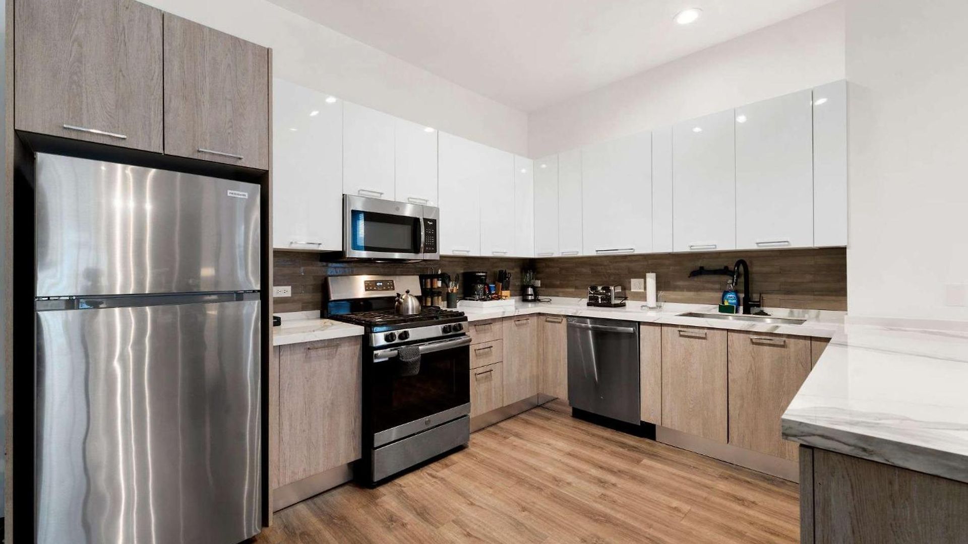 Stylish 3br Gem In Prime Location Holiday home *
