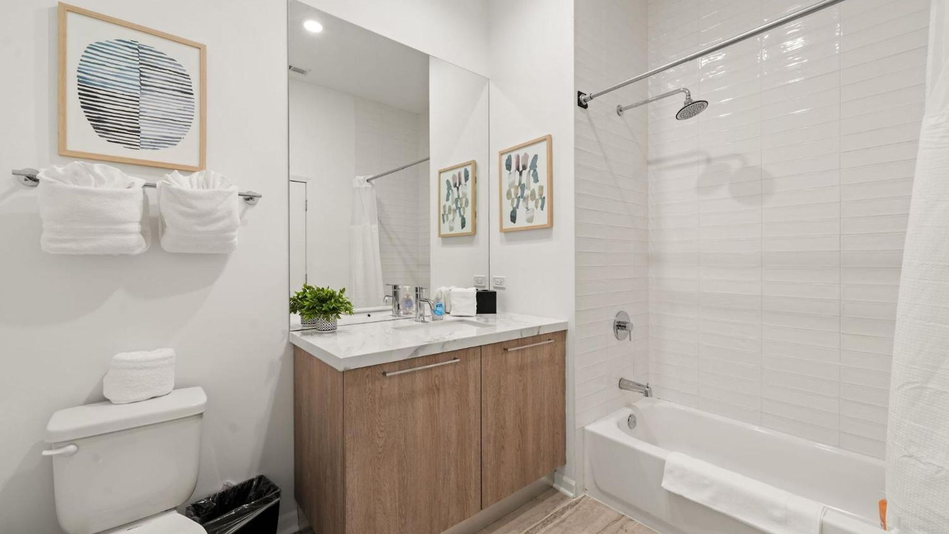 Spacious 3br Urban Getaway W Gym Chicago