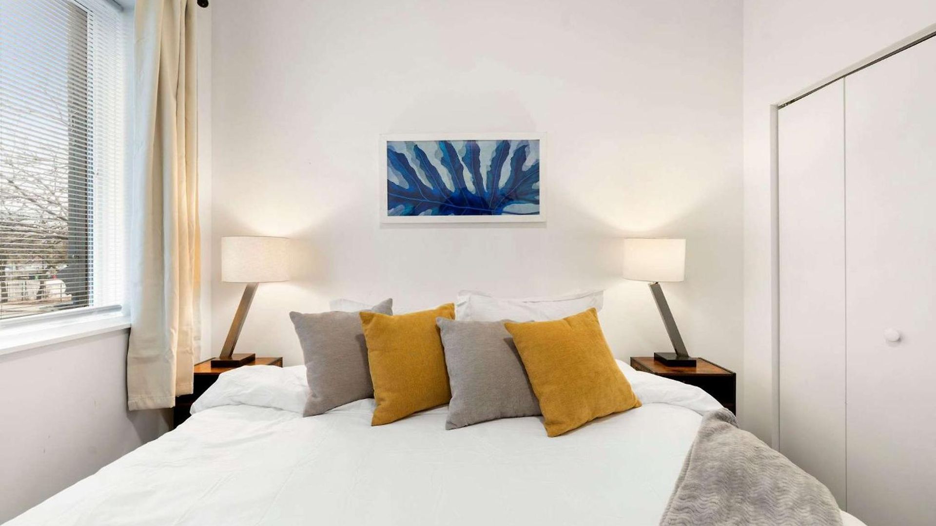 Stylish 3br Gem In Prime Location Holiday home *