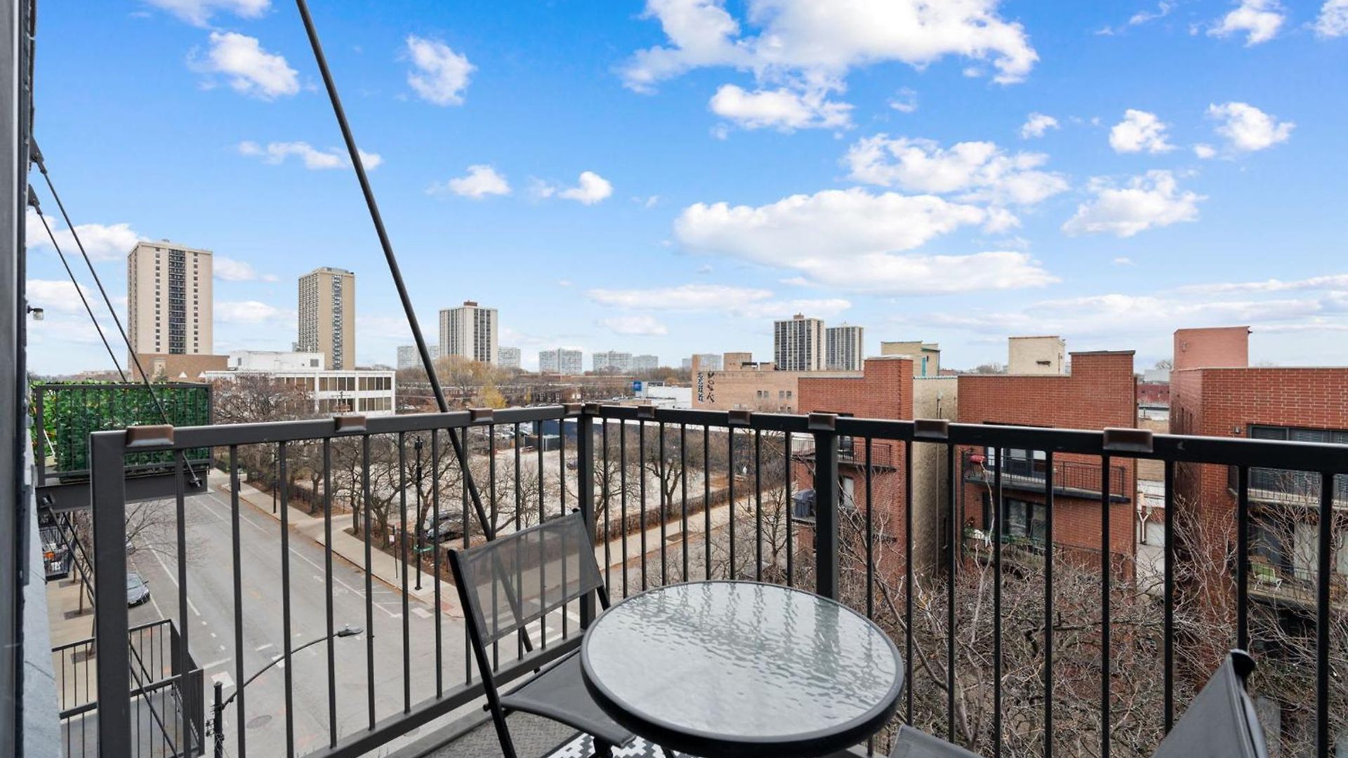 Spacious 3br Urban Getaway W Gym