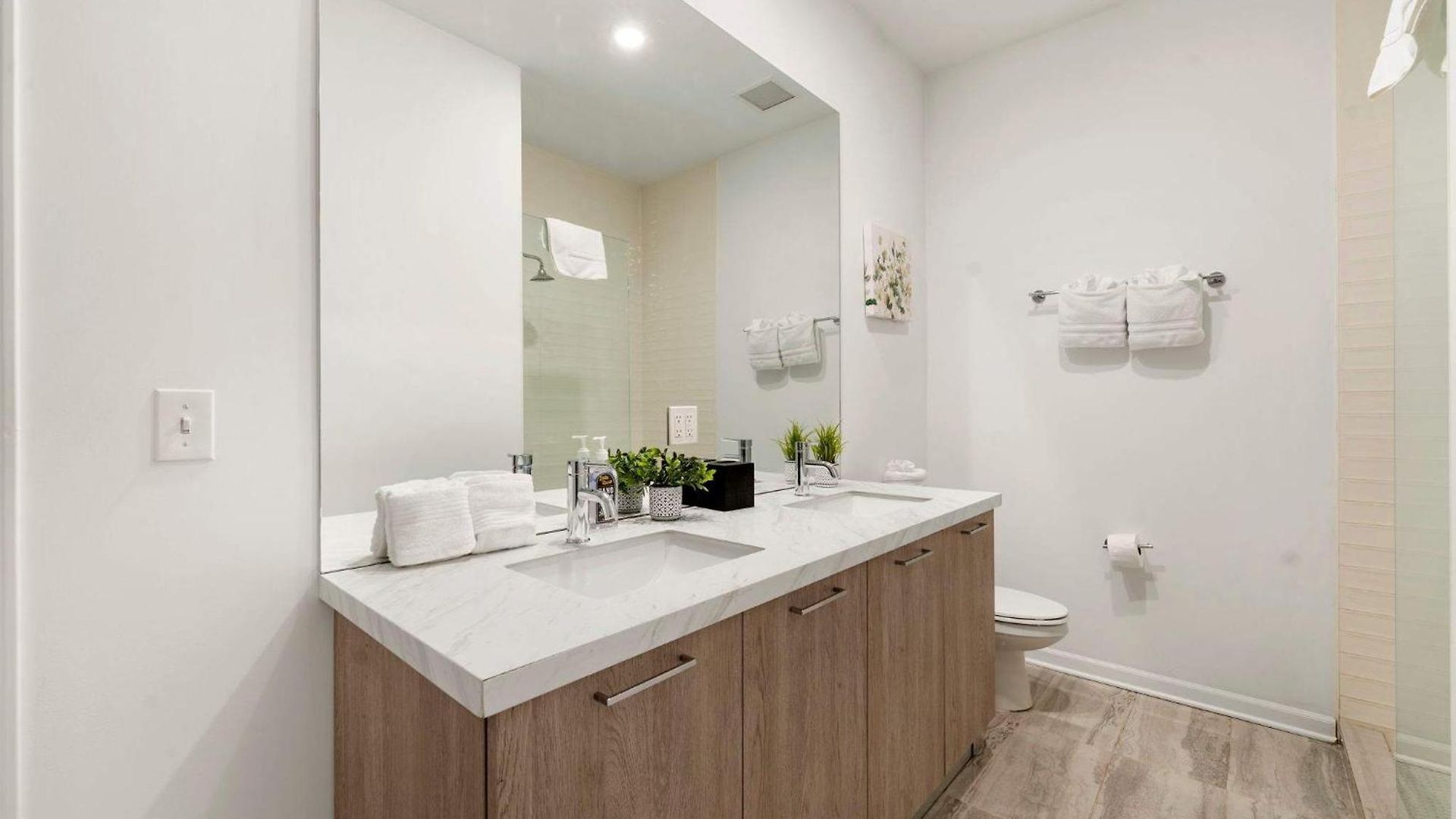Holiday home Stylish 3br Gem In Prime Location