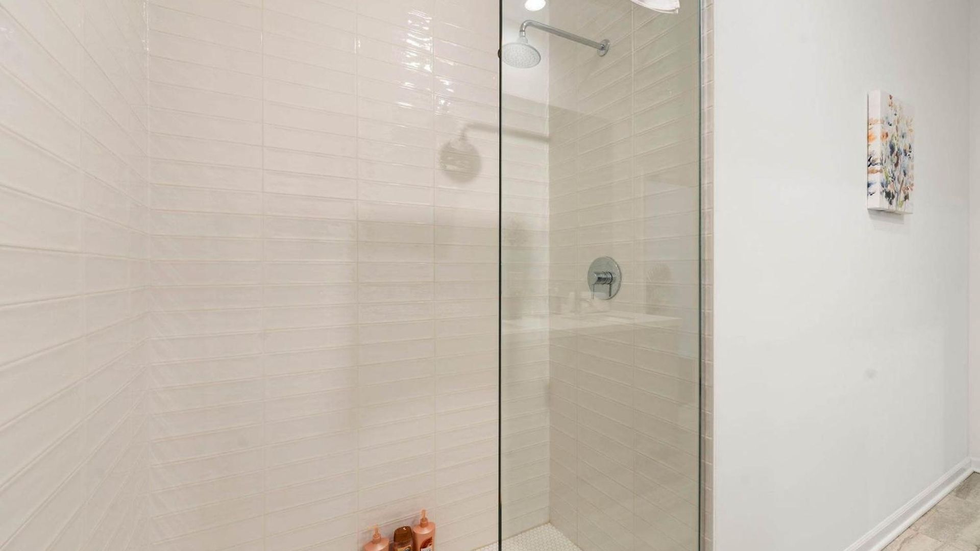 Stylish 3br Gem In Prime Location *