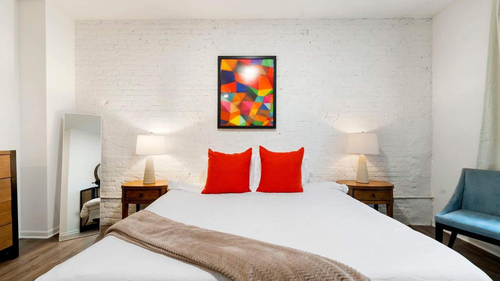 Stylish 3br Gem In Prime Location * Chicago