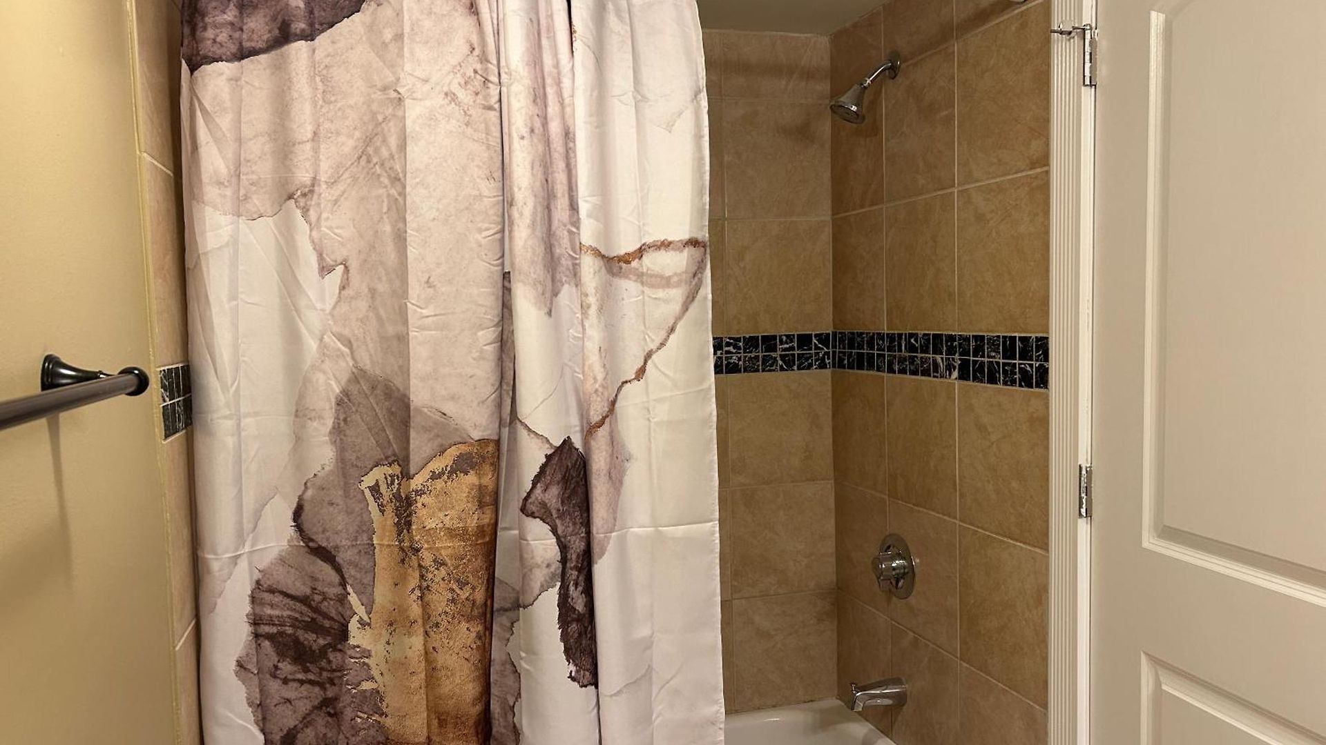 Spacious, One-level Adjacent To Jackson Park *