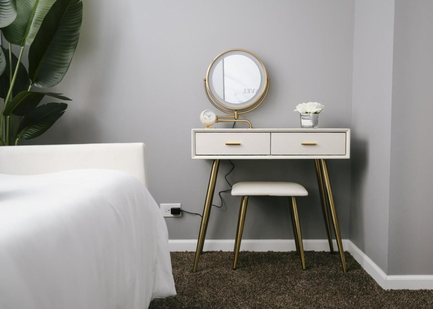 Apartment Sleeps7 • 2br • Coffee Station • Backyard W/ Grill *