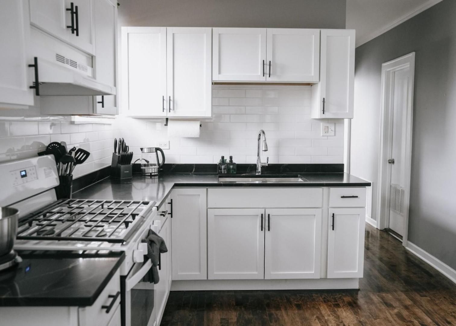 Sleeps7 • 2br • Coffee Station • Backyard W/ Grill Apartment Chicago