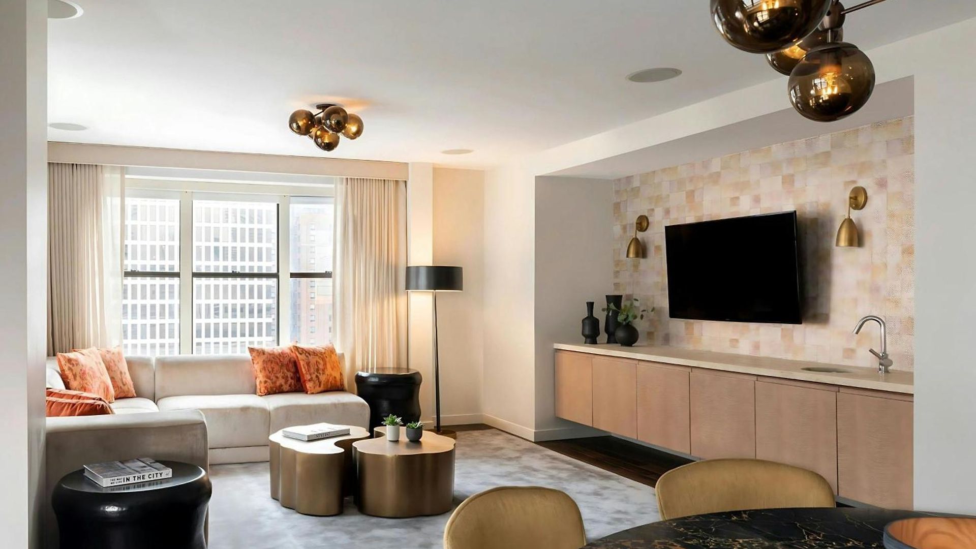 55 Downtown 4*