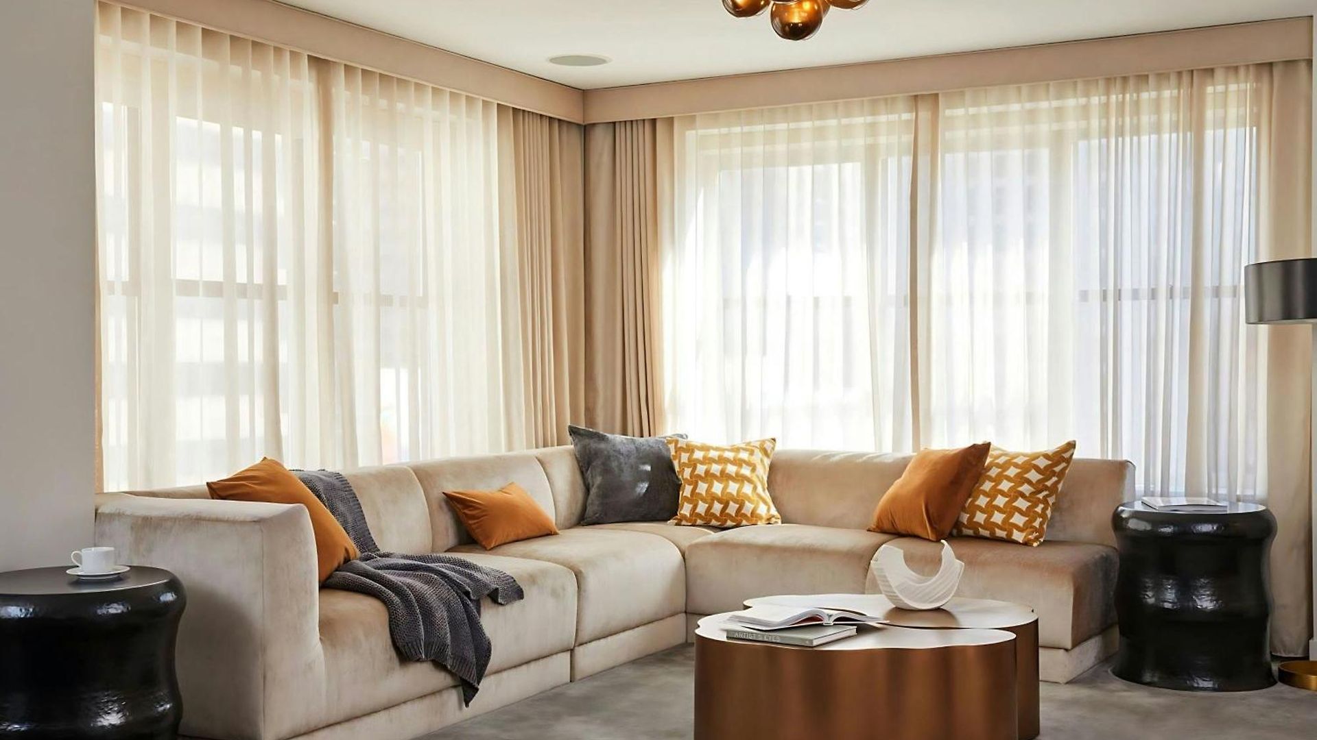 55 Downtown Hotel 4*