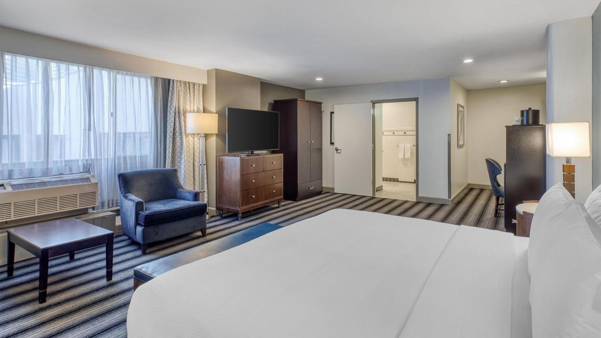 Western Downtown-river North 3*