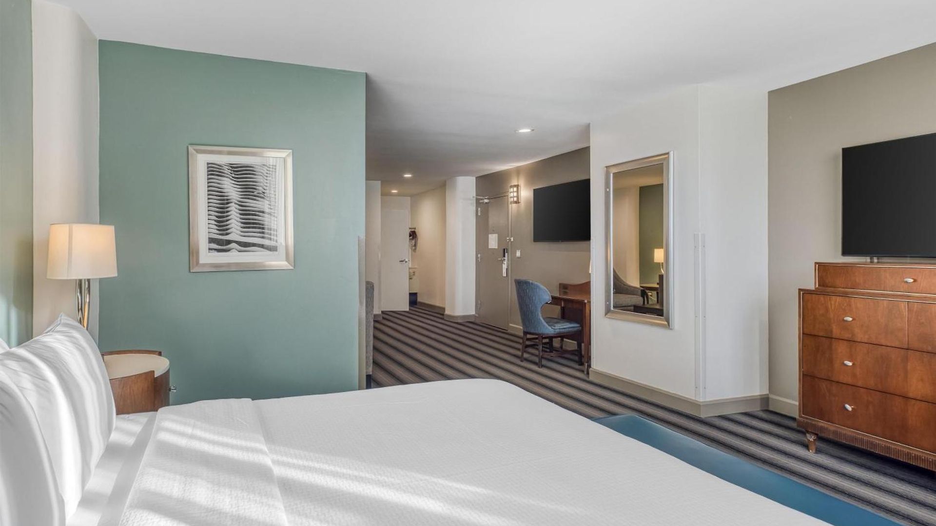 Hotel Western Downtown-river North 3*