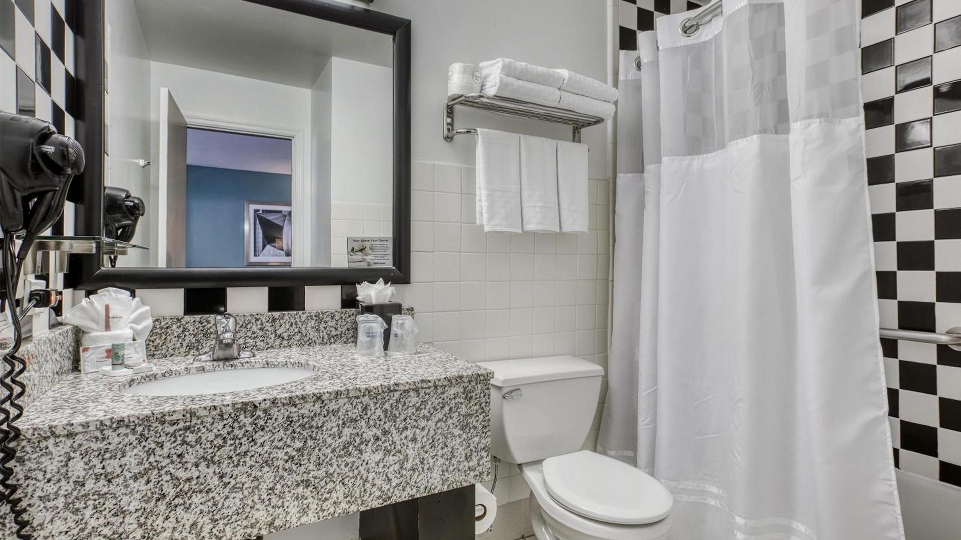 Hotel Western Downtown-river North 3*