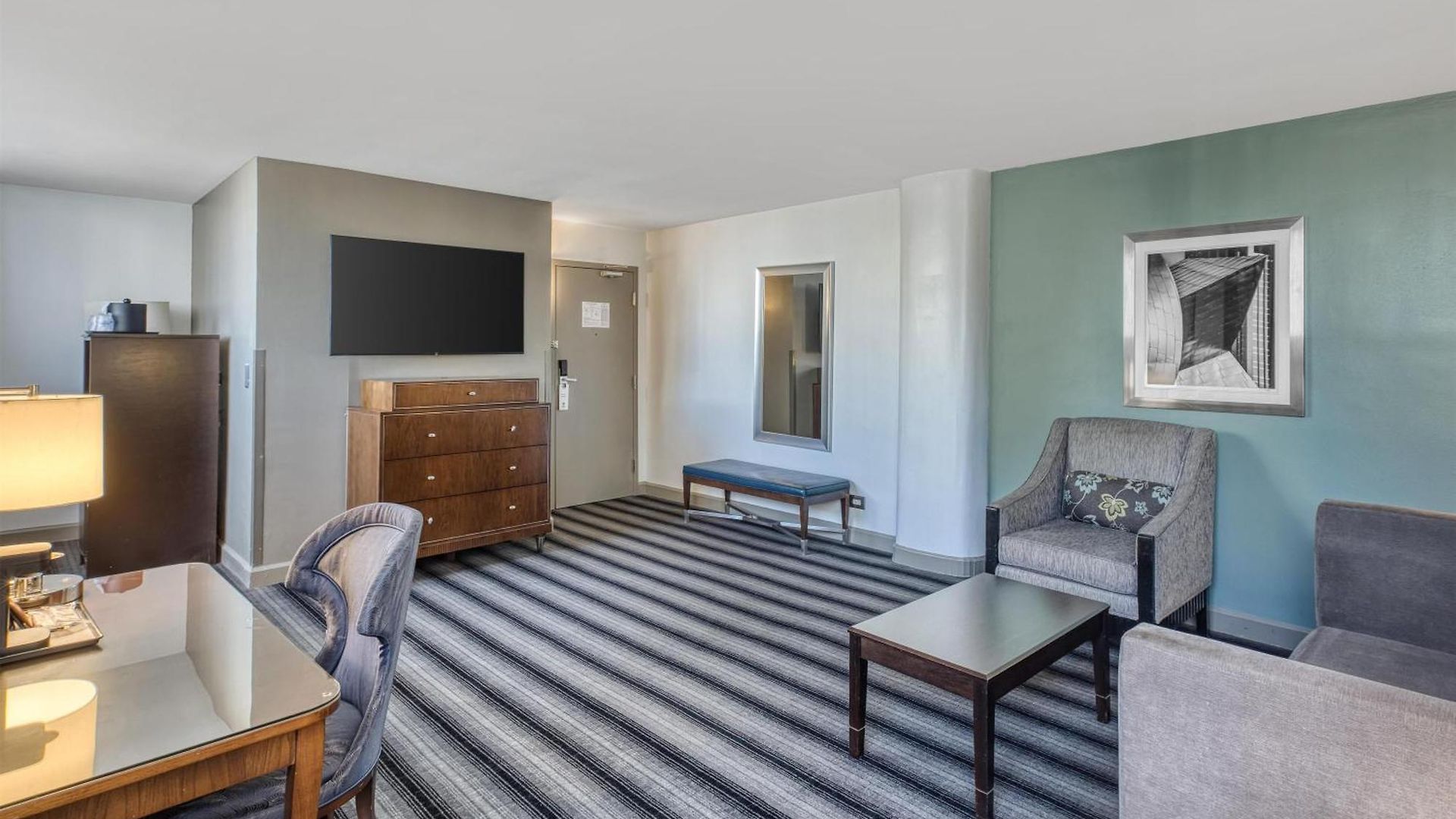 Hotel Western Downtown-river North 3*