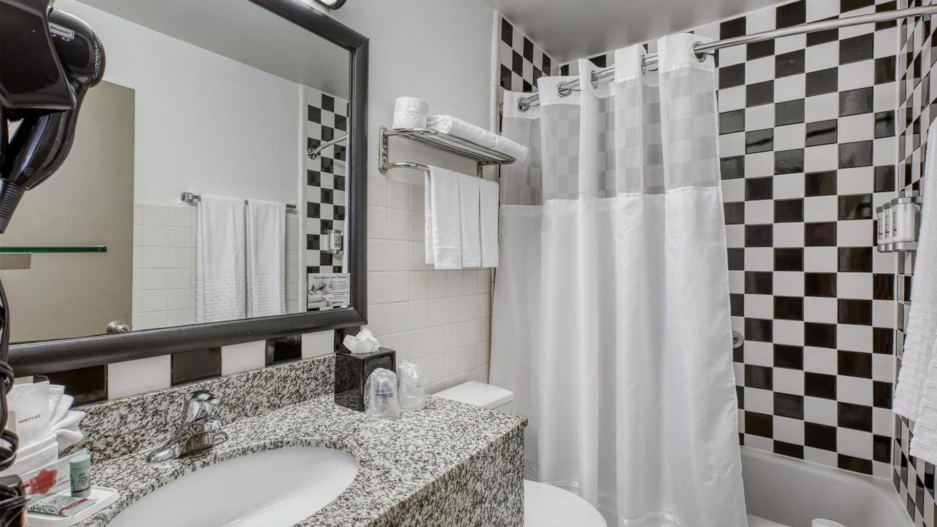 Western Downtown-river North 3*