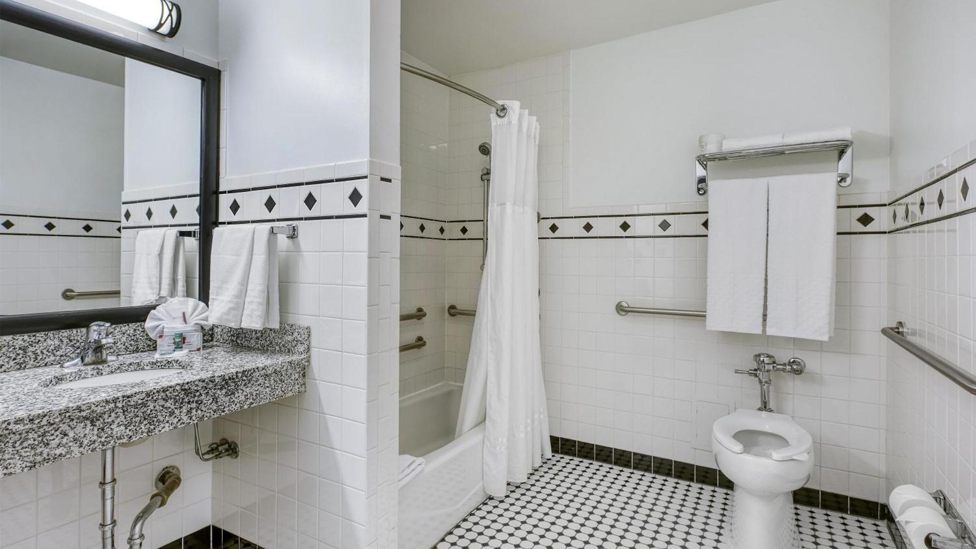 Hotel Western Downtown-river North 3*