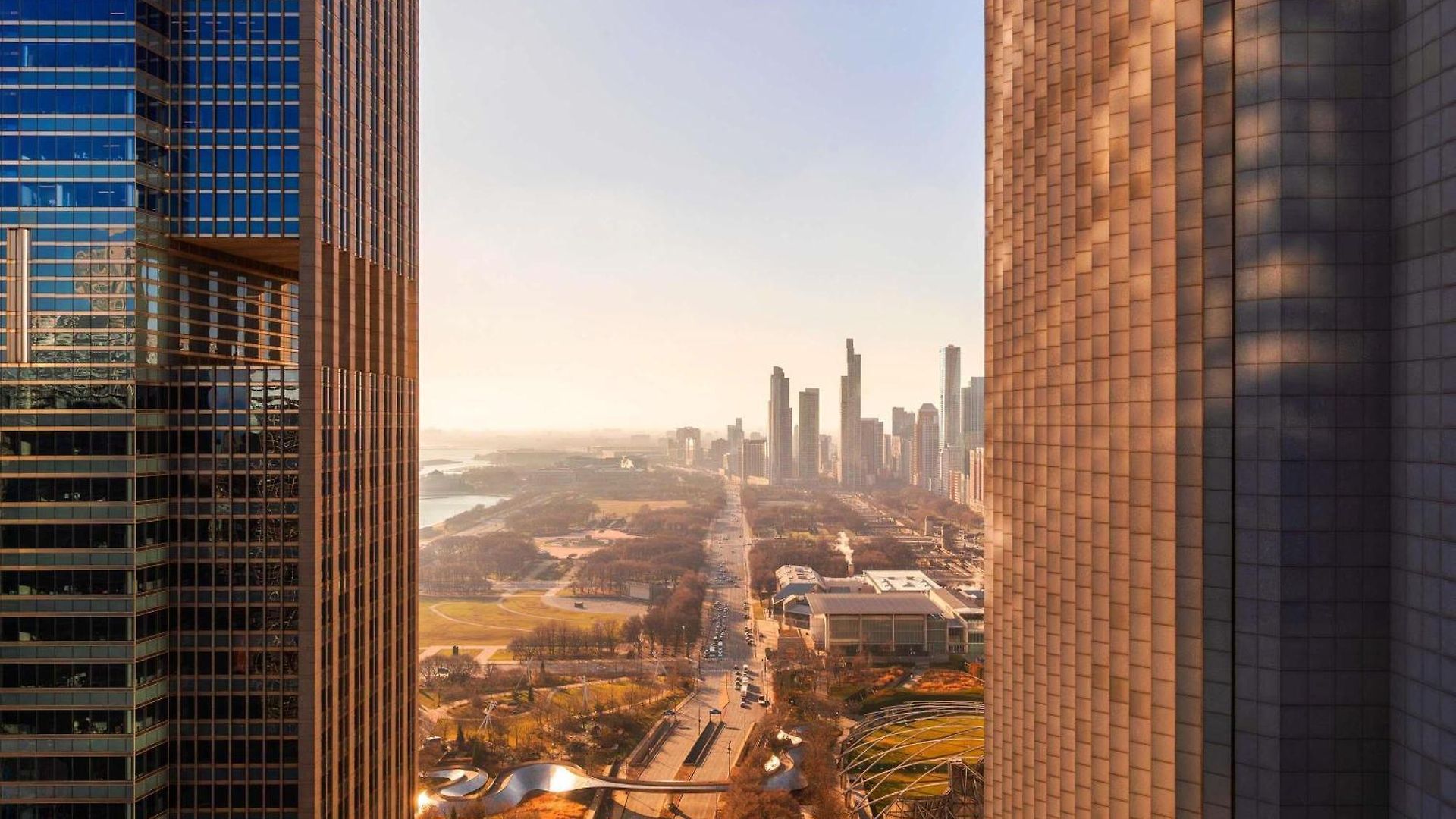 Fairmont Millennium Park Hotel 4*