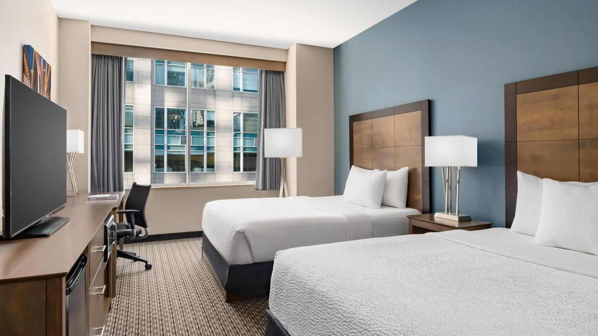 La Quinta & By Wyndham Downtown Chicago