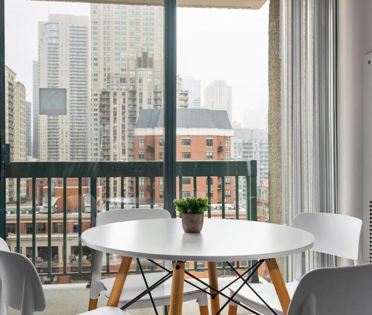 Aparthotel Kasa Magnificent Mile 4*