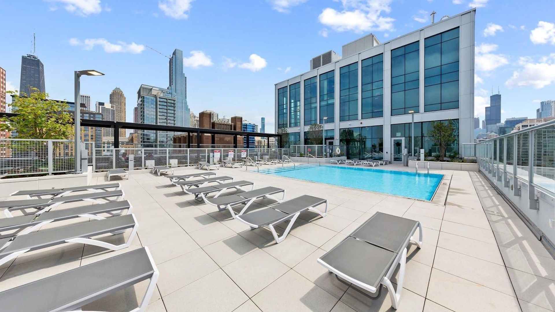Kasa River North Hotel Chicago