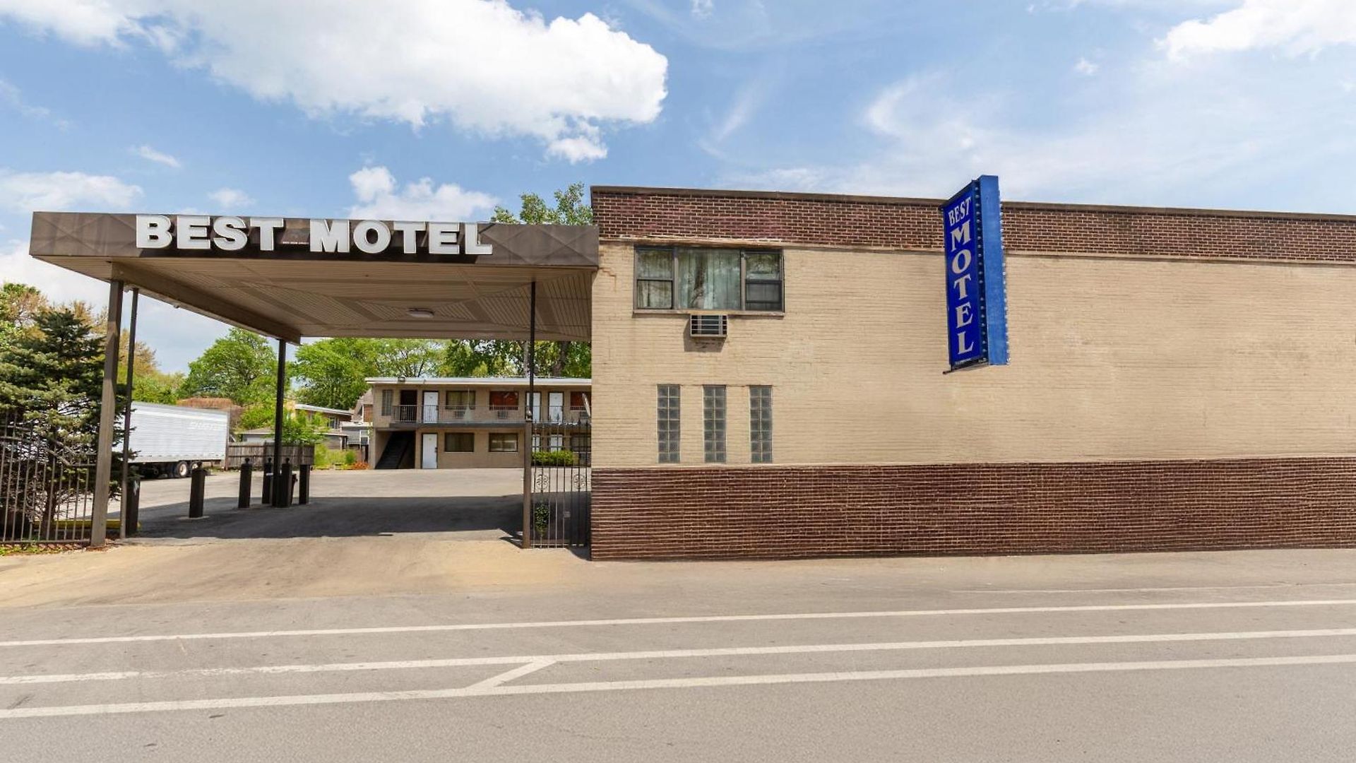 By Oyo I-90 Motel 2*