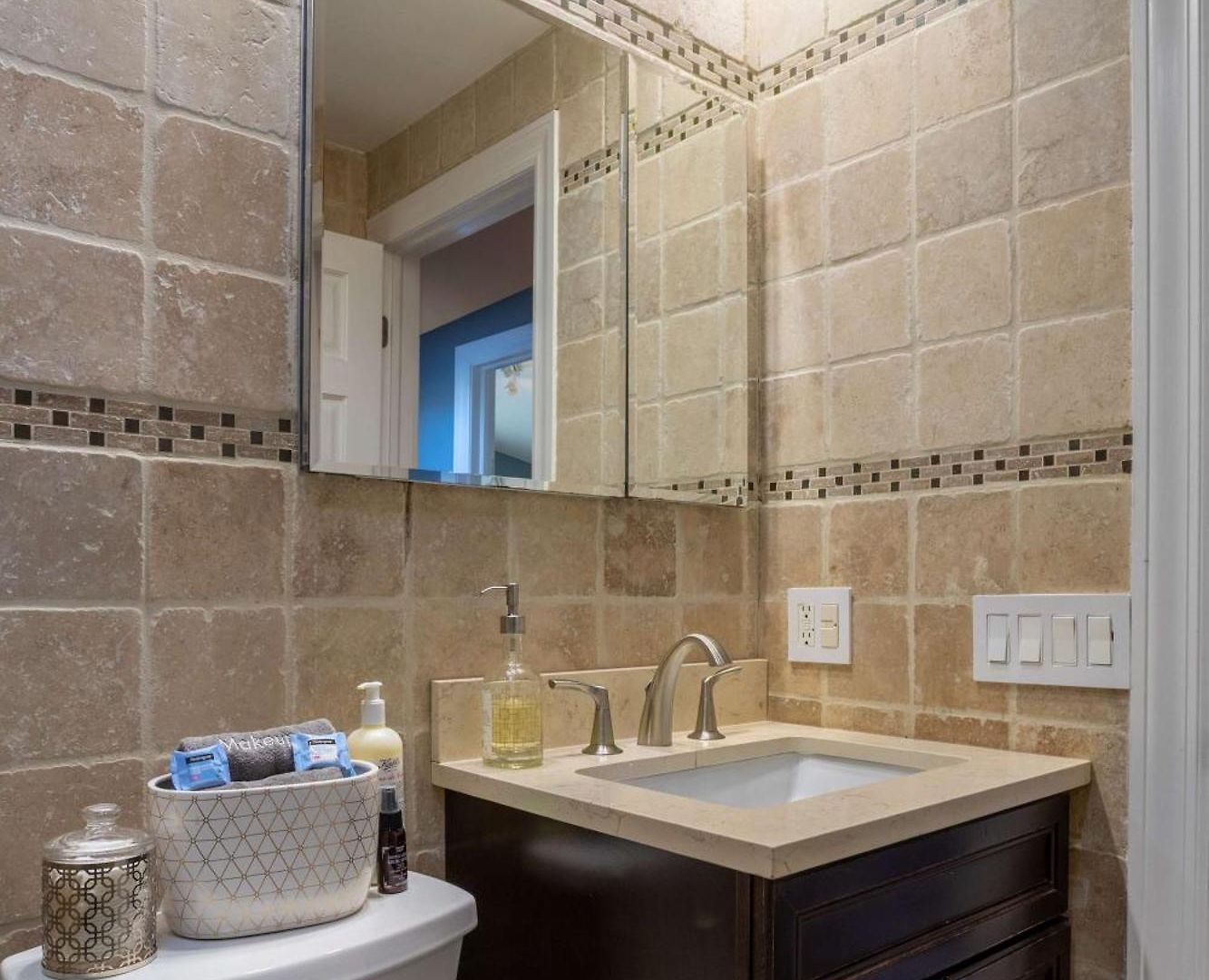 Holiday home 3-story Townhome Free Parking Private Patio Washer-dryer Chicago