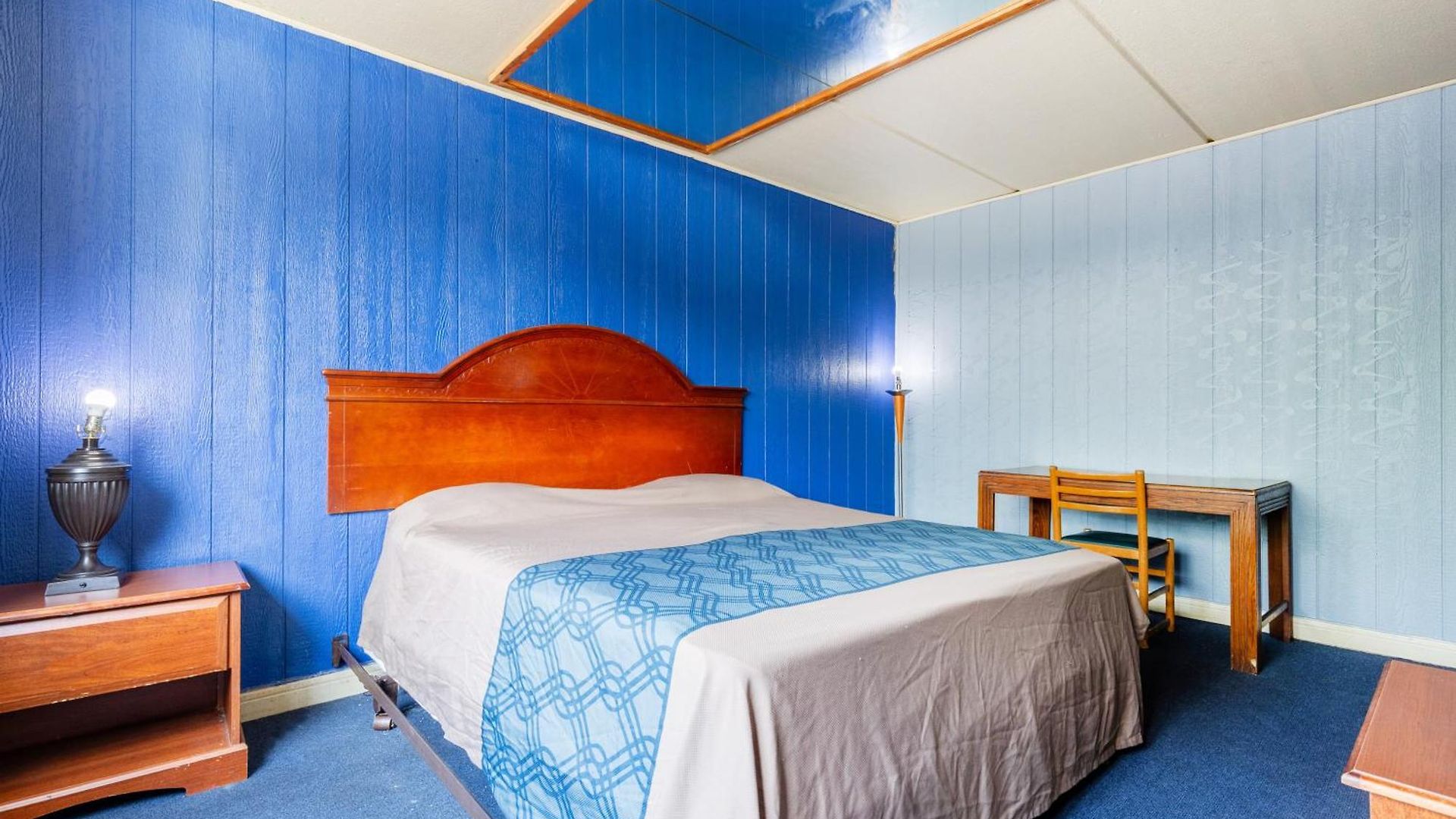 By Oyo I-90 Motel 2*