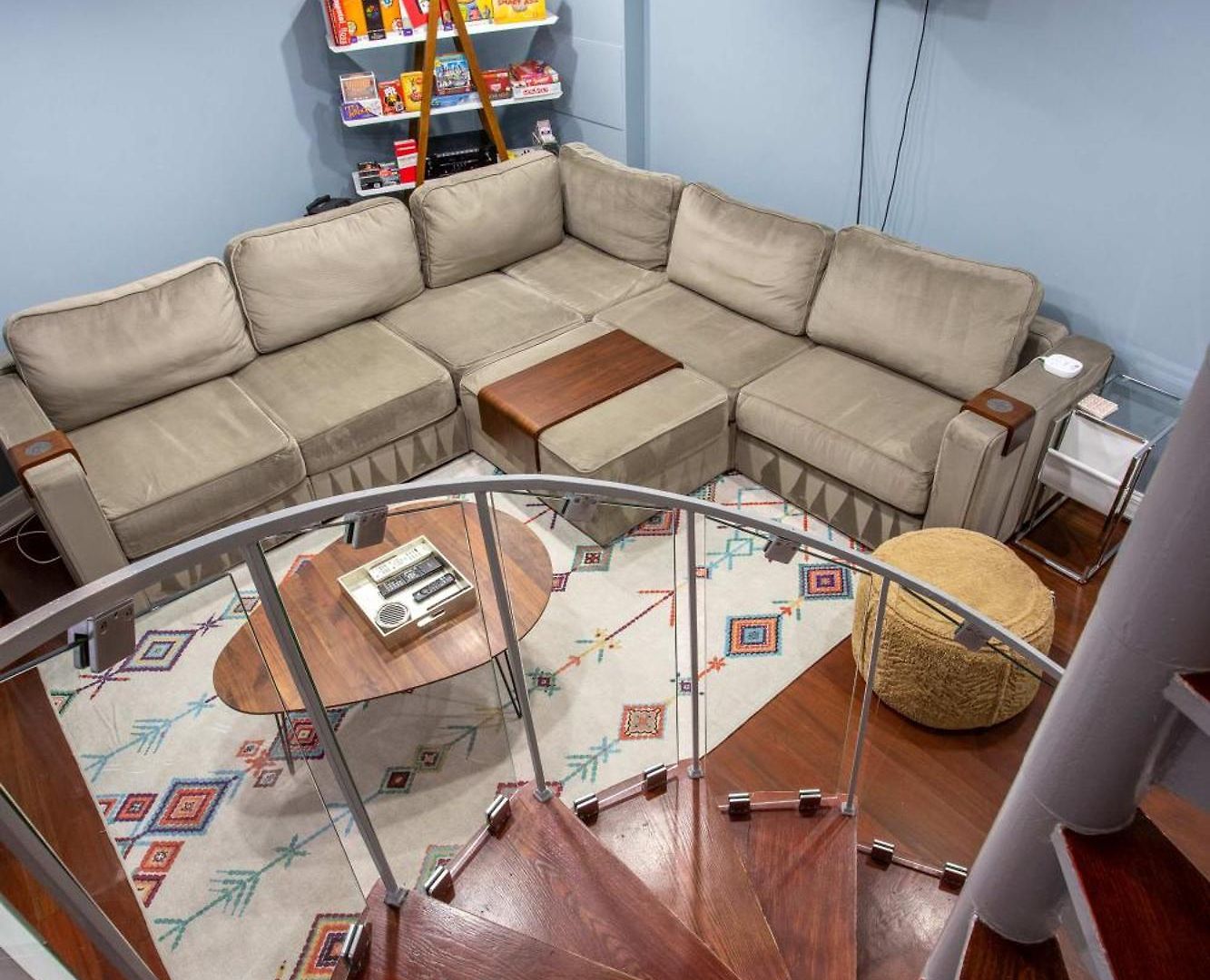 Holiday home 3-story Townhome Free Parking Private Patio Washer-dryer