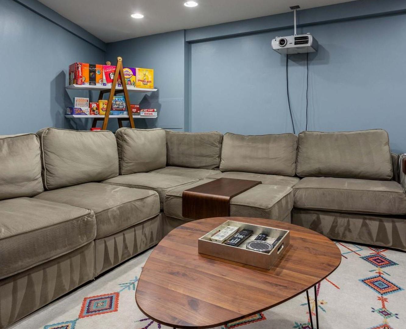 Holiday home 3-story Townhome Free Parking Private Patio Washer-dryer Chicago