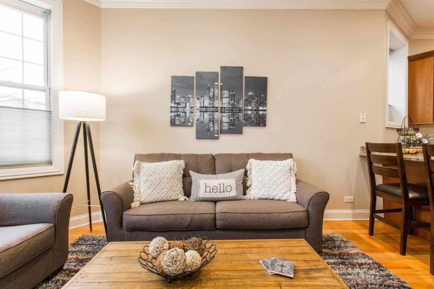 Apartment The Wrigleyville Deluxe -steps From Wrigley Sleeps 10 *