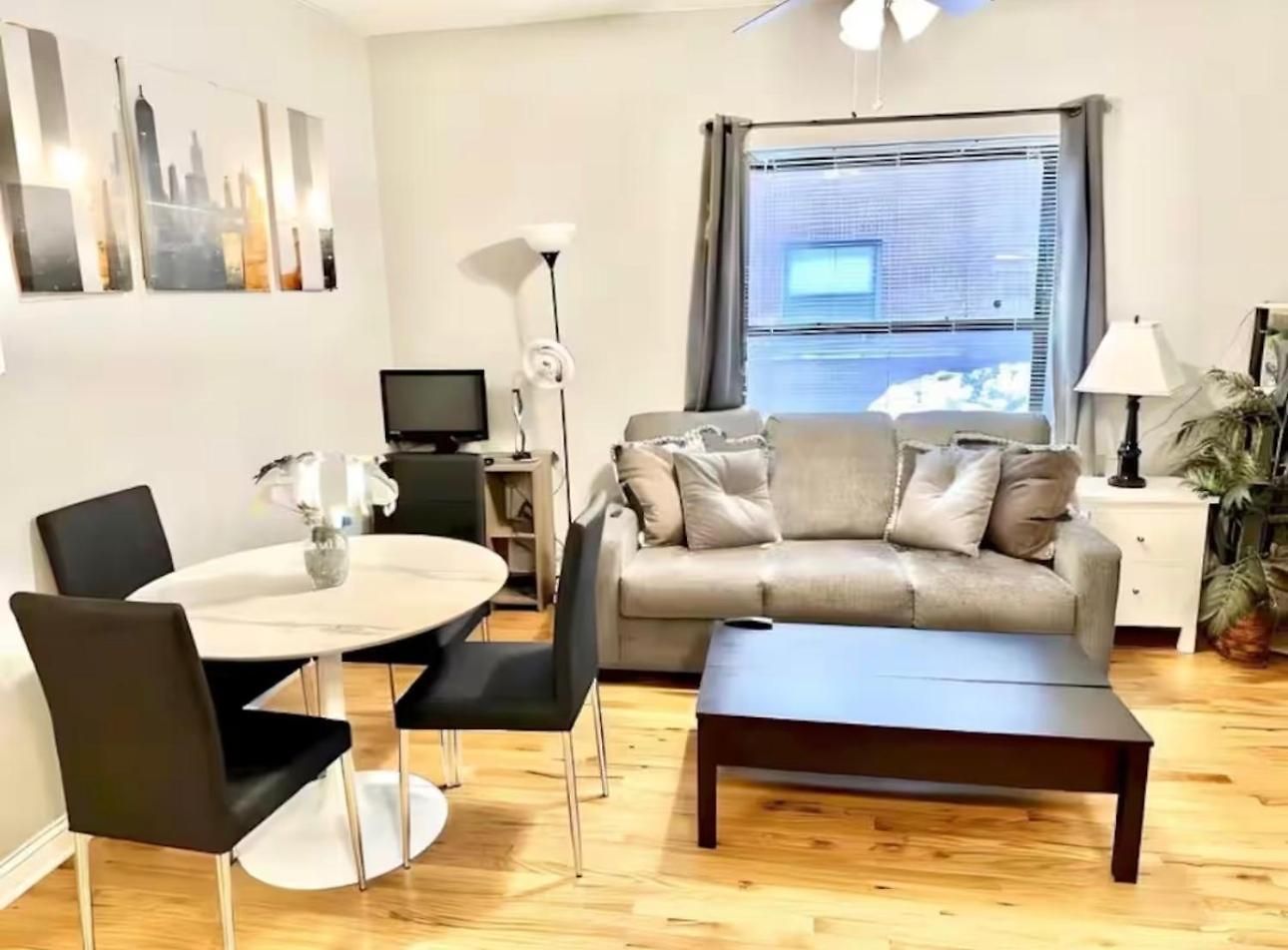 Apartment Entire In Heart Of